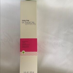 Mary Kay Botanical Effects Toner in White and Pink